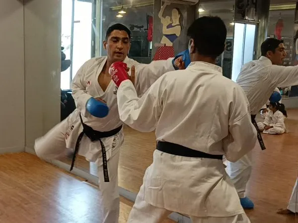 KGI Gujarat karate students and instructors